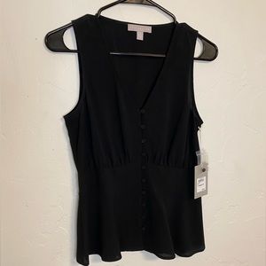 Chelsea 28 black sleeveless v-neck blouse in small